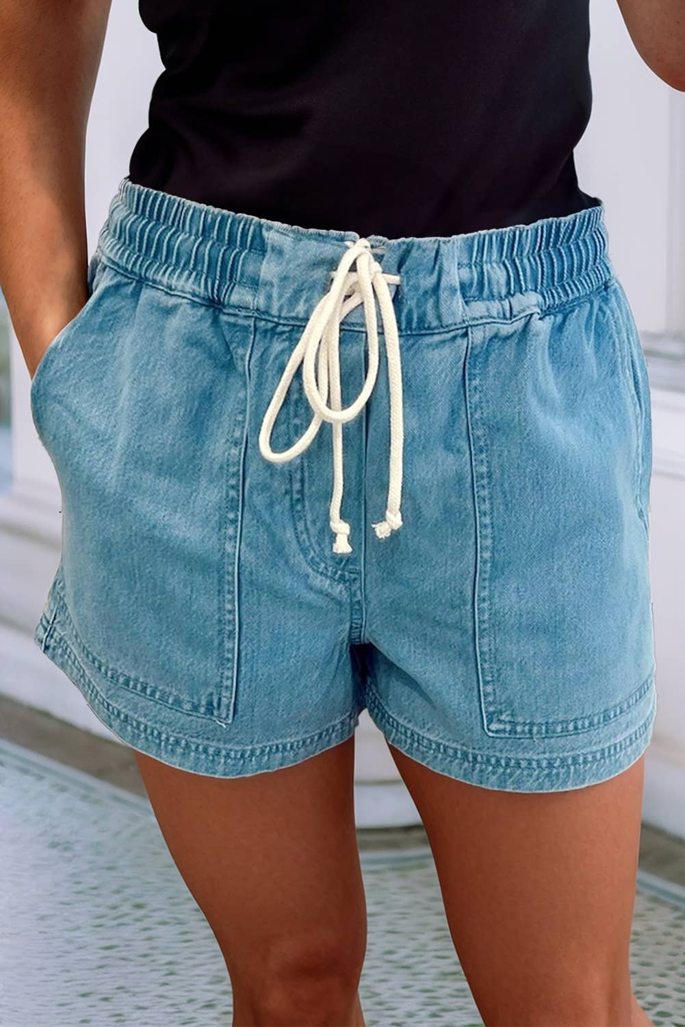 Contrast Drawstring Elastic Waist Denim Shorts: Beau Blue / 16