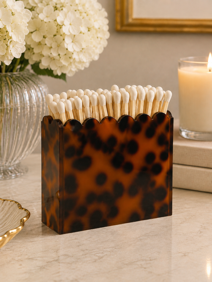 L’Atelier Ryan - Tortoiseshell Scalloped Acrylic Match Holder with 3-Inch Matches: Lavender