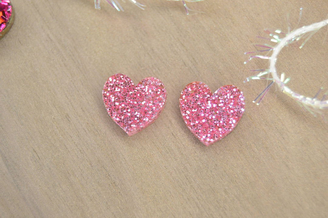 The Adorned Fox - Heart Stud Acrylic Earrings: Pink/Red Confetti