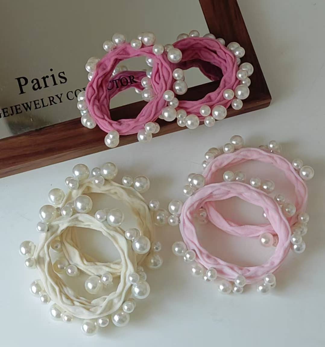 Seamless Pearl Hair Tie