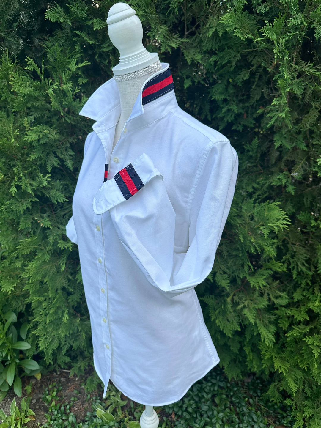 Pearly Vine - Casie 2 - White Oxford w/Navy & Red Stripe Ribbon : White w Navy & Red Stripe Ribbon / XL