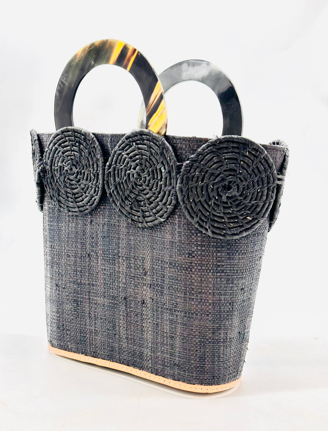 Shebobo - Tazi Disc Straw Handbag with Horn Handle: Coral