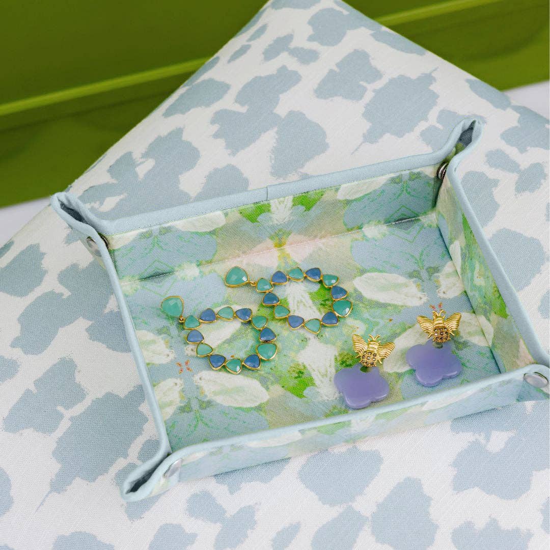 Laura Park Designs - Elephant Falls Snap Tray: One Size