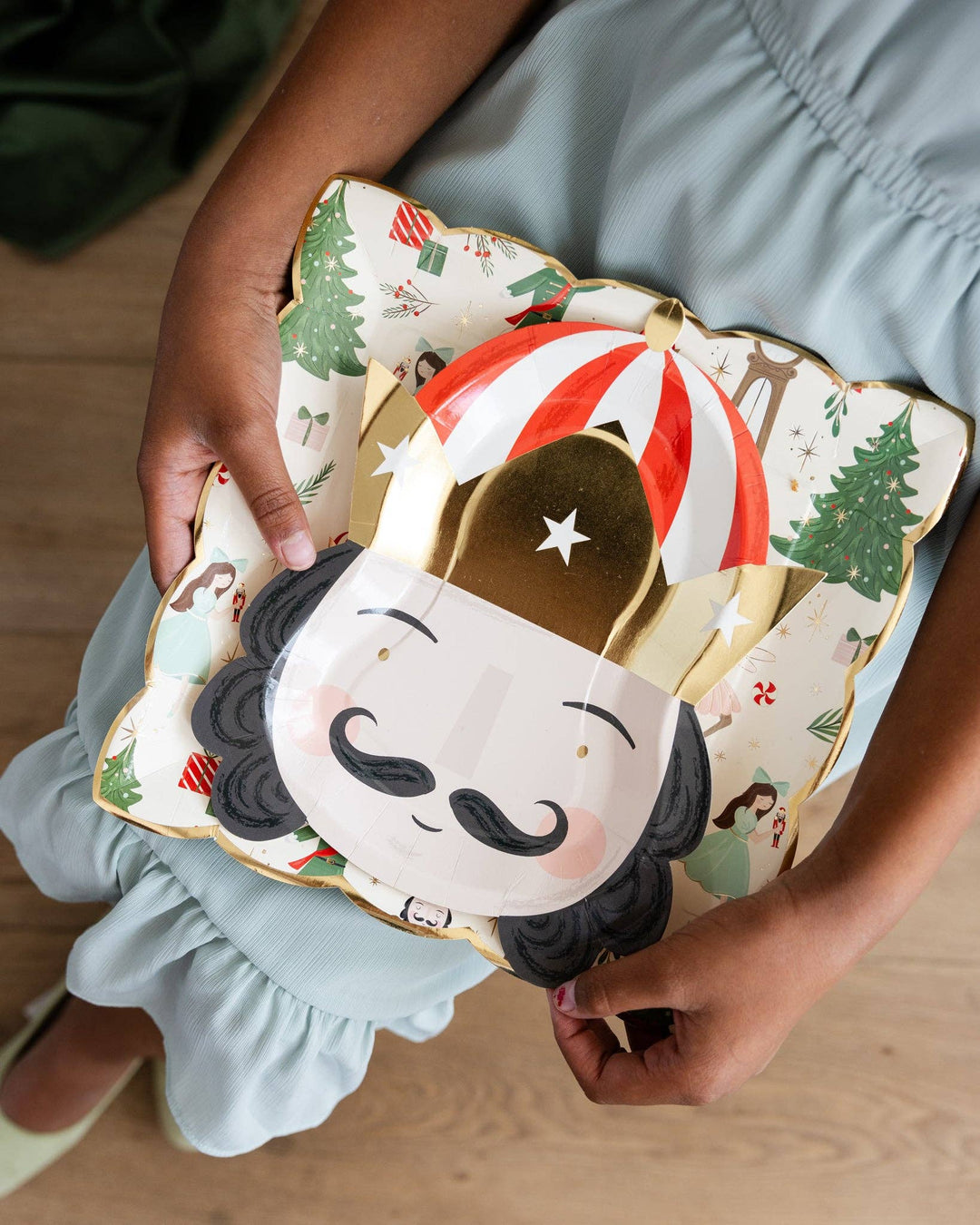 My Mind’s Eye - NUT1142 - Nutcracker Shaped Head 10" Plate