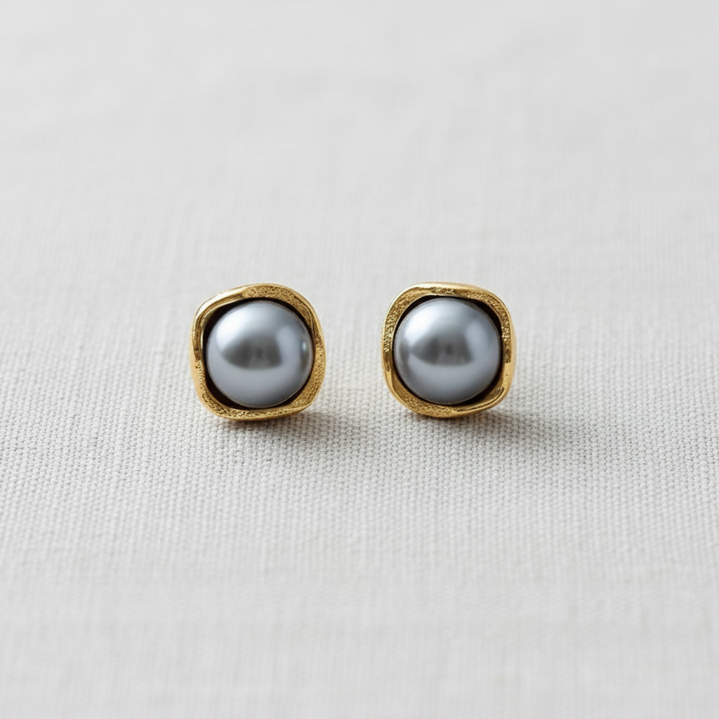 paperln - Silver Pearl Stud Earrings