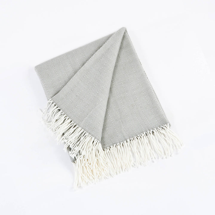Saro Lifestyle - Herringbone Throw: Grey / 50"x60"