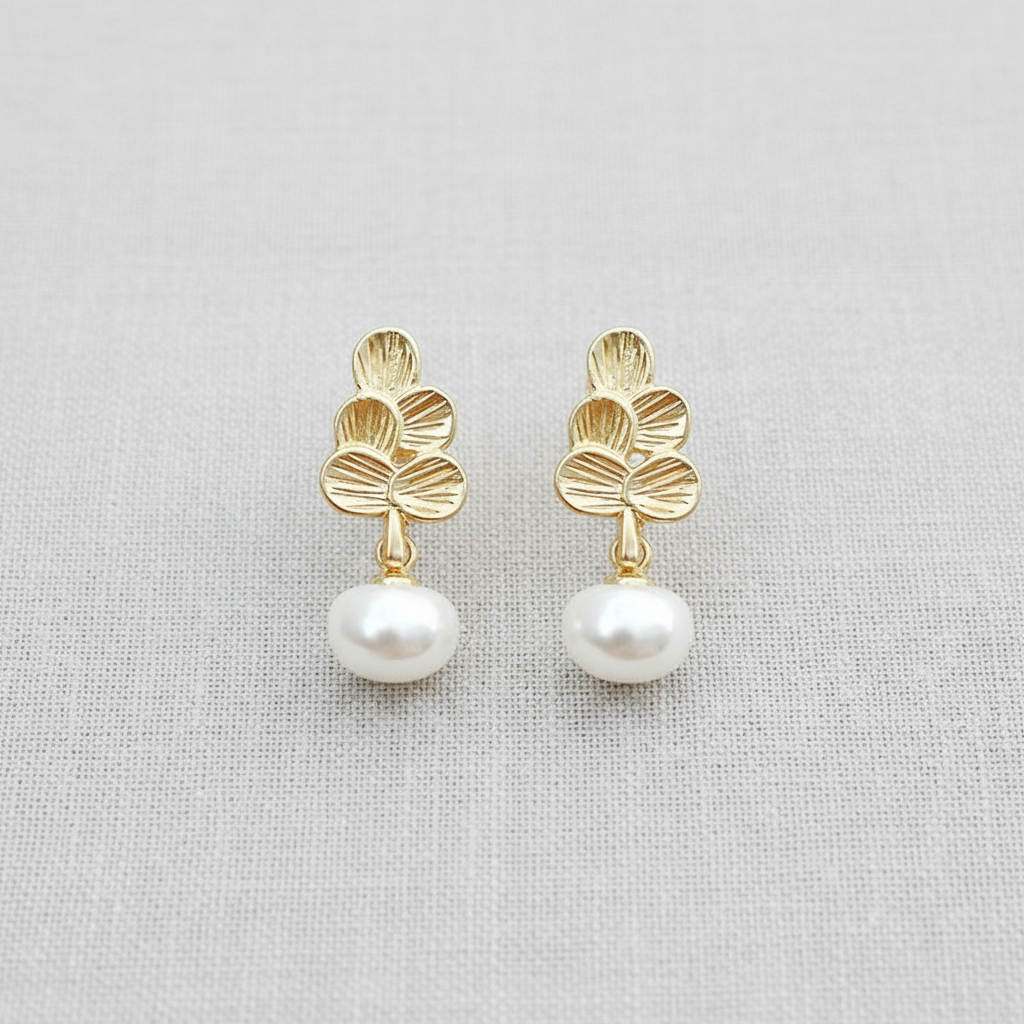 paperln - Pearl Floral Stud Earrings