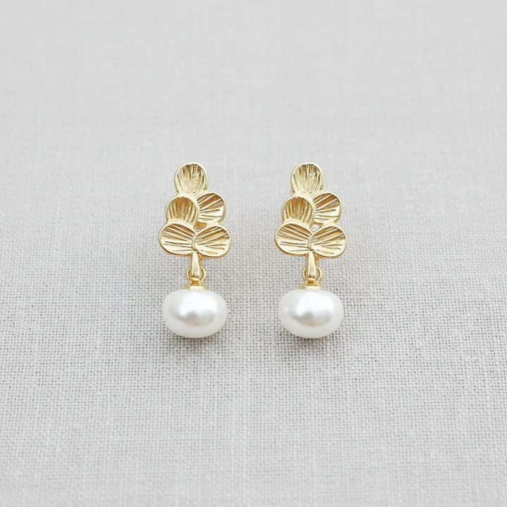 paperln - Pearl Floral Stud Earrings