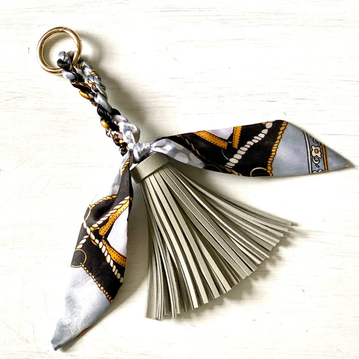 Be Clear Handbags - Amelia tassel bag charm: Taupe