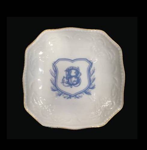 The French Bee & Co - Monogram Wreath Porcelain Bon Bon Tray: N