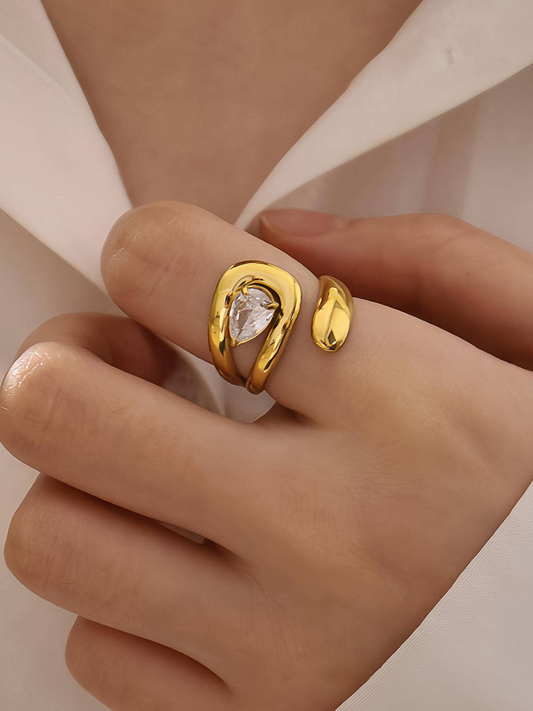 Flânerie by MAIQ - Ronnie 18K Gold Non-Tarnish Wrap CZ Ring: Yellow Gold